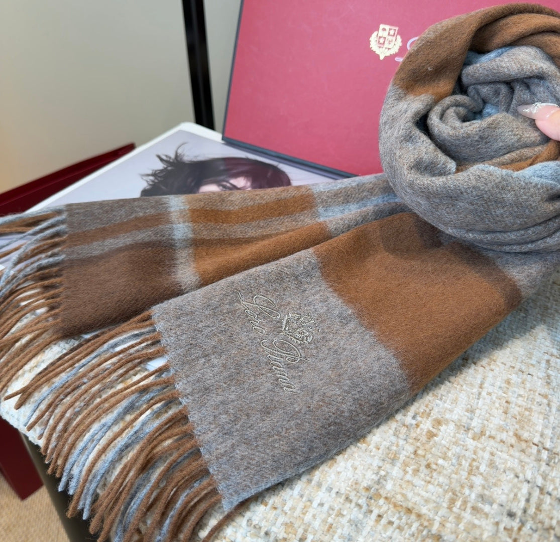 velvet luxury Shawl for women - alternate angle view 9