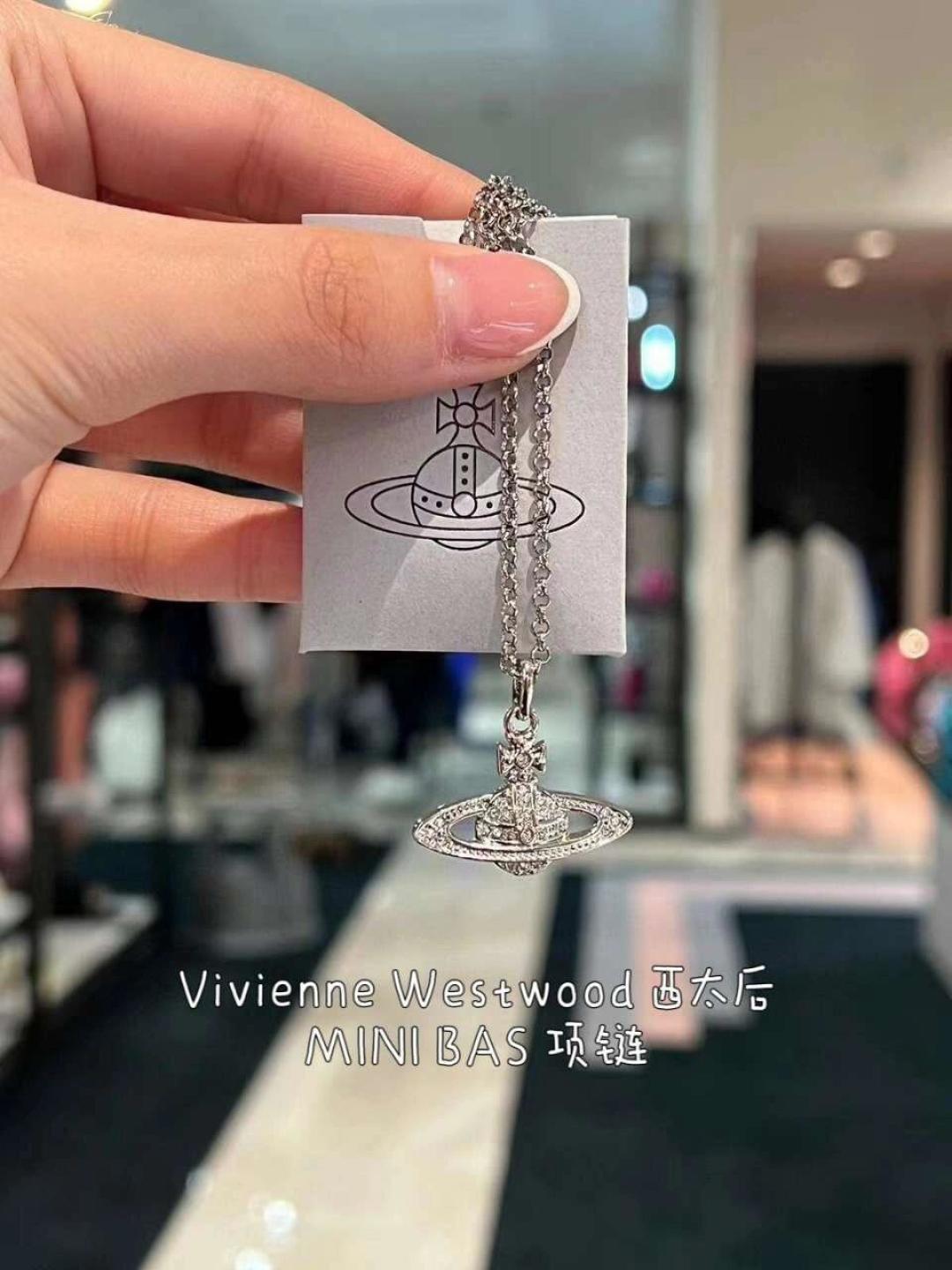 minimalist Bracelet for women - alternate angle view 7
