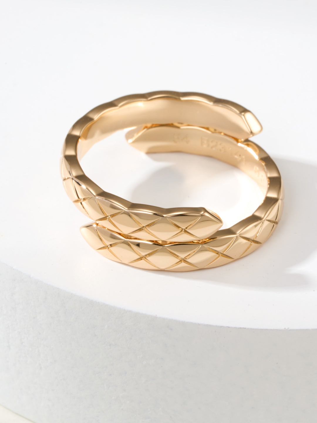 luxury Ring for women - alternate angle view 9