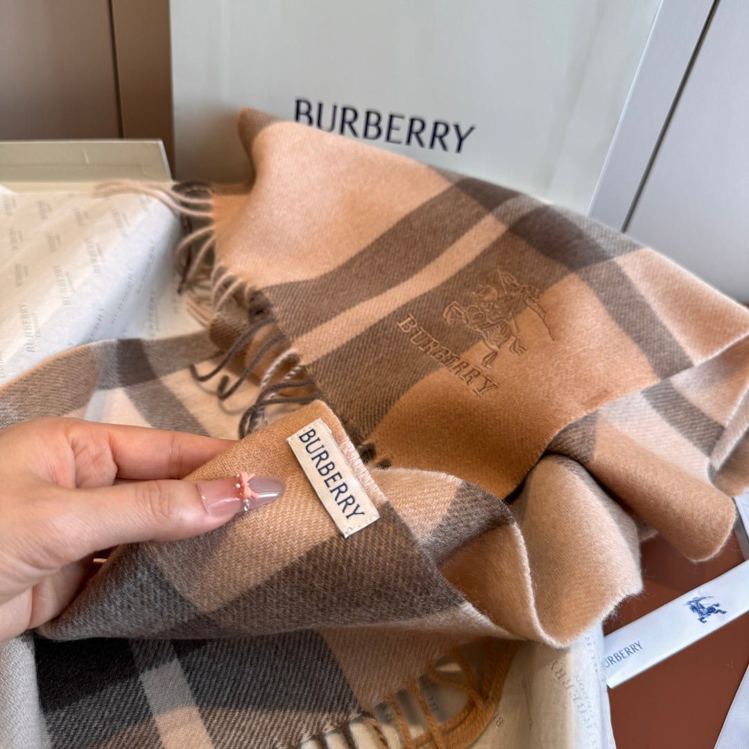 wool minimalist Scarf for women - alternate angle view 8