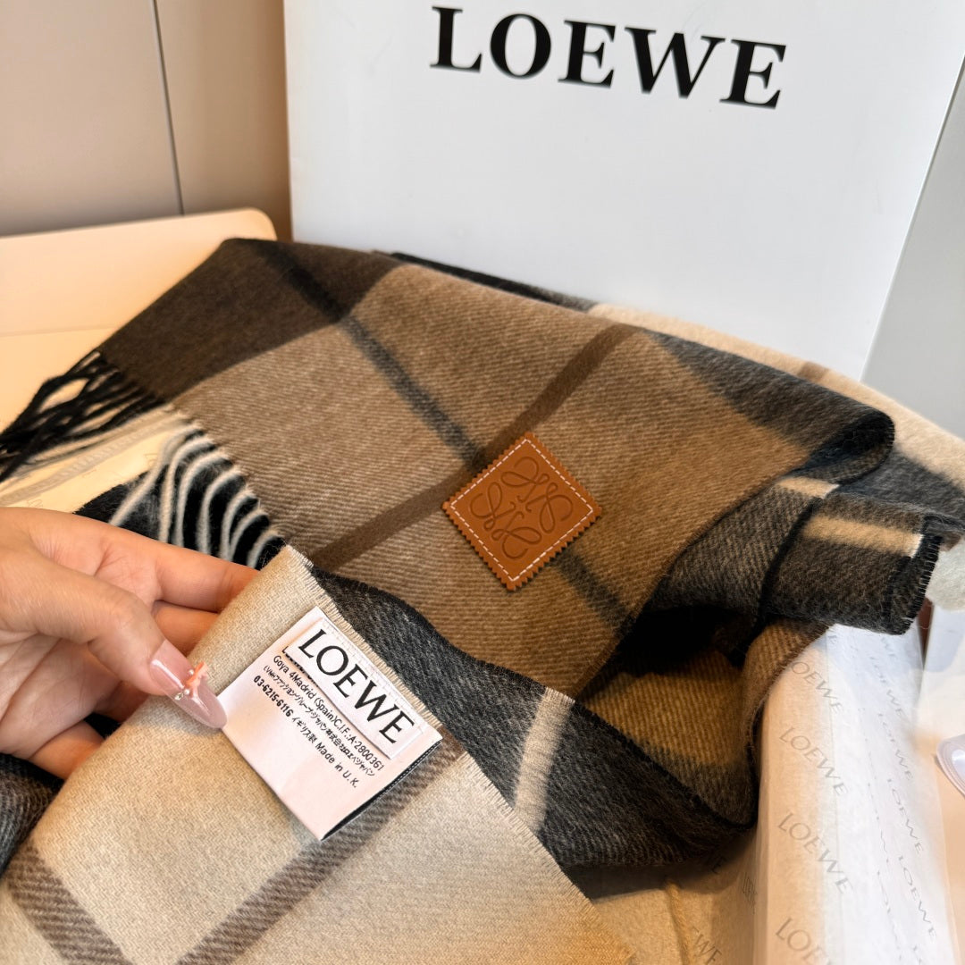 velvet minimalist Scarf for men - alternate angle view 9