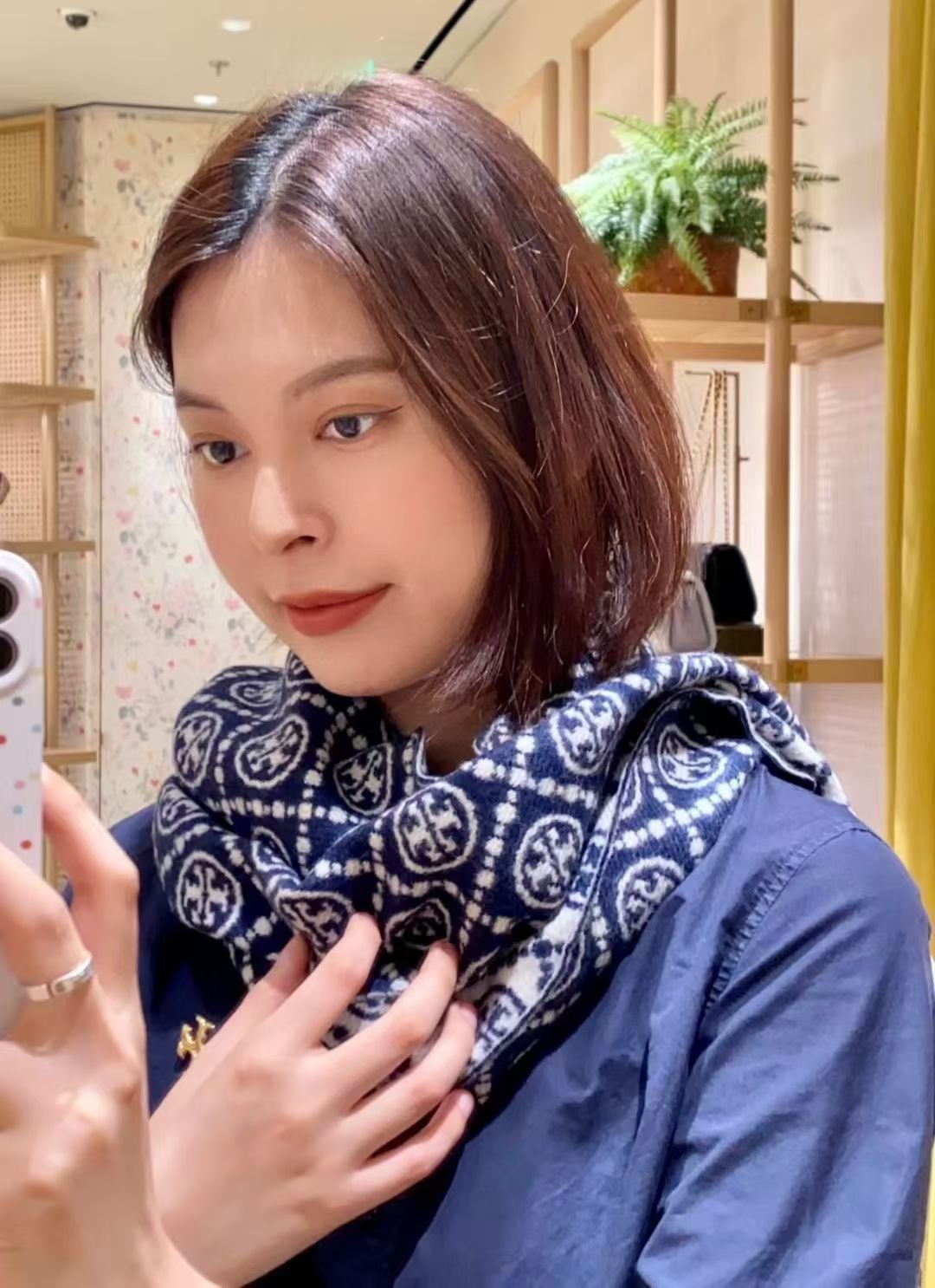 luxury Scarf for women - alternate angle view 9