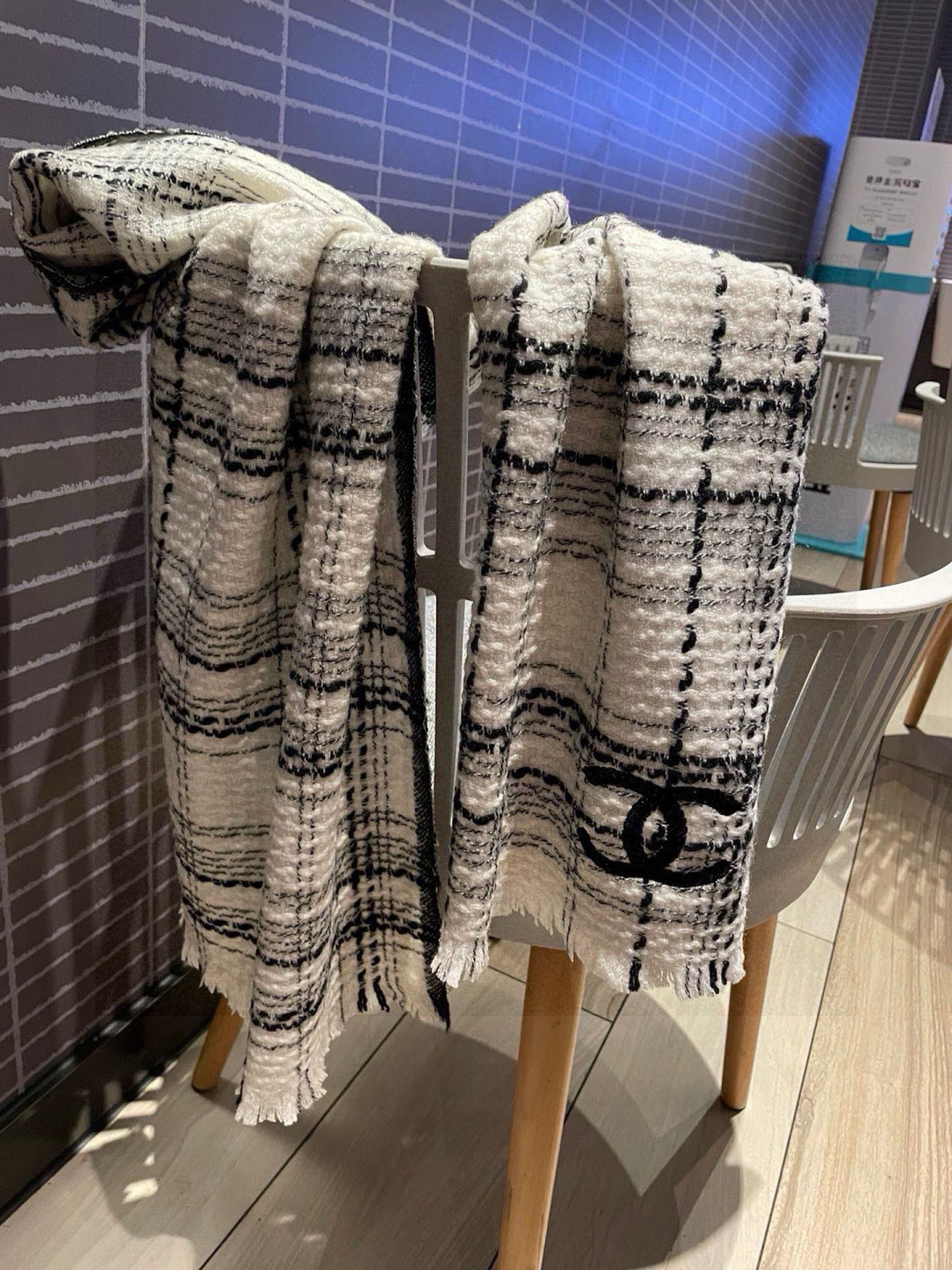 wool floral Scarf for women - alternate angle view 9