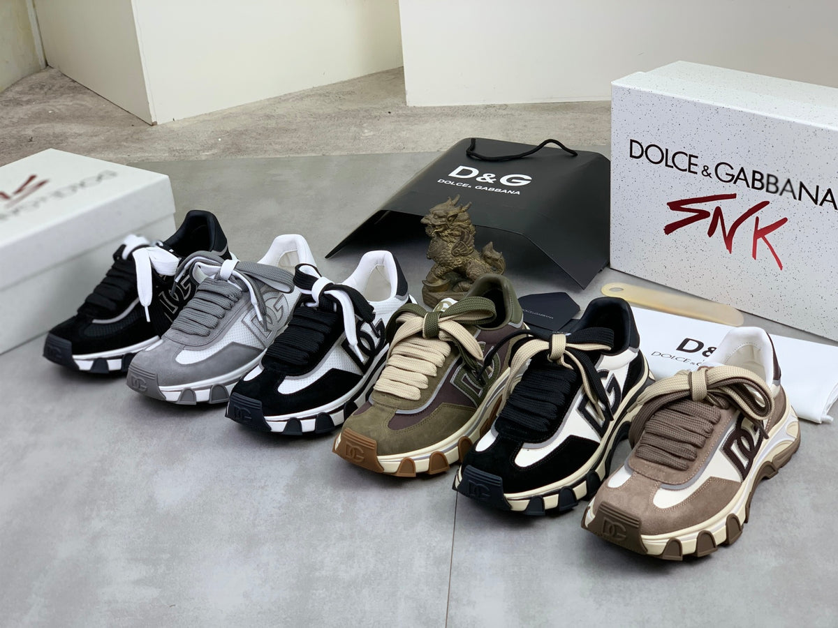 Dolce & Gabbana DG Men's Low-Top Logo Sneakers in Calfskin