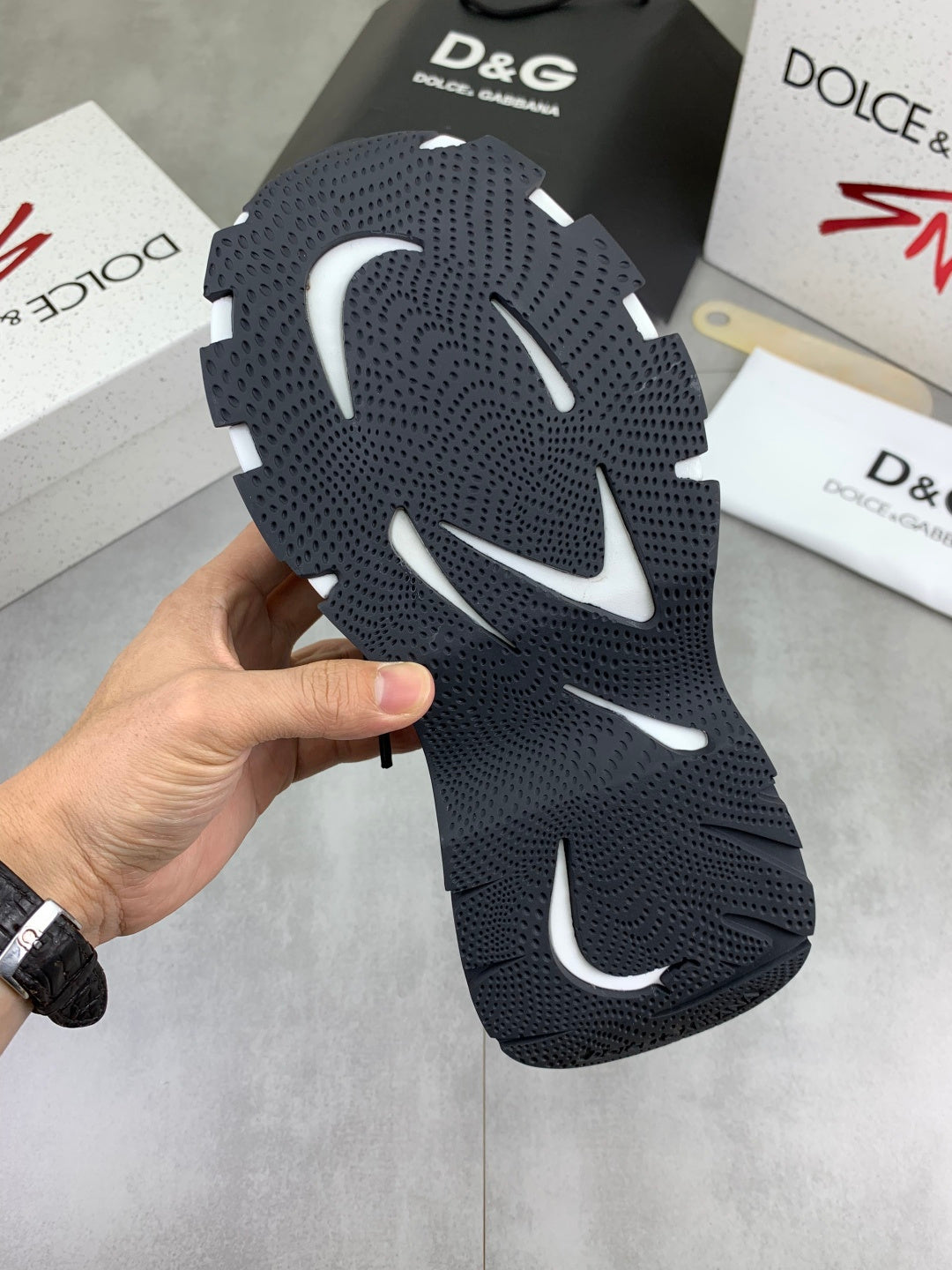 Dolce & Gabbana DG Men's Low-Top Logo Sneakers in Calfskin