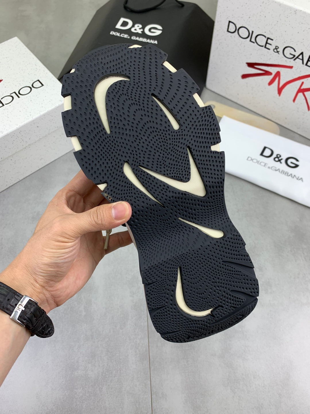 Dolce & Gabbana DG Men's Low-Top Logo Sneakers in Calfskin