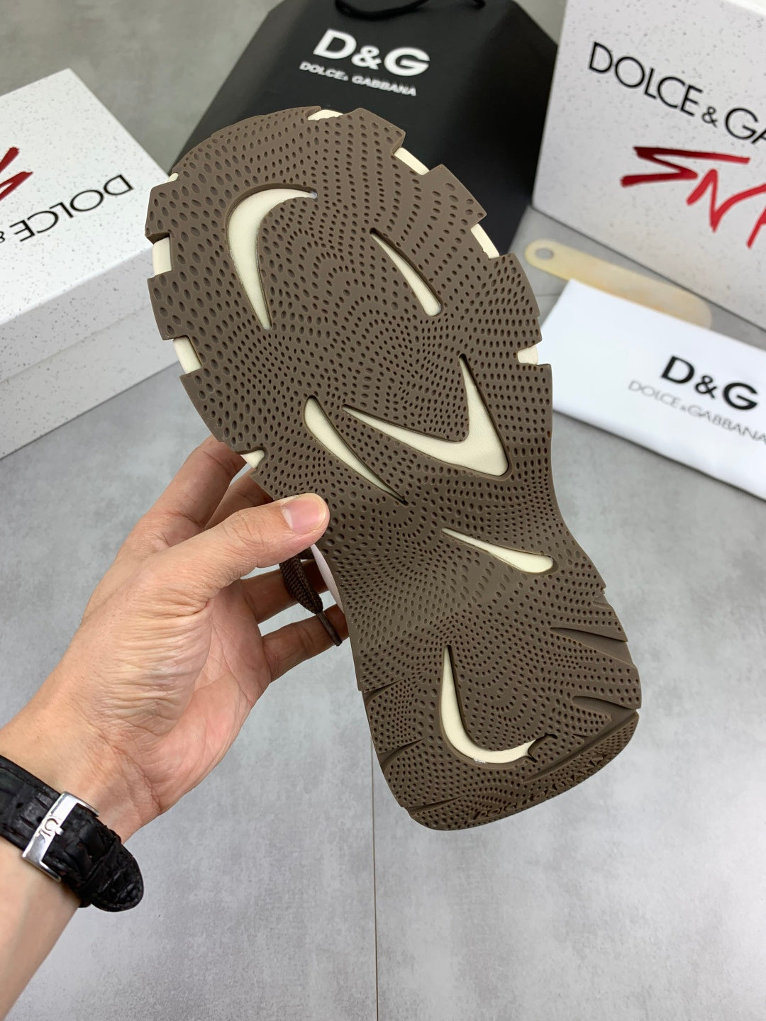 Dolce & Gabbana DG Men's Low-Top Logo Sneakers in Calfskin