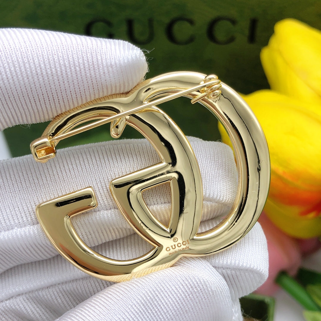 light gold letter Brooch for kids - alternate angle view 5