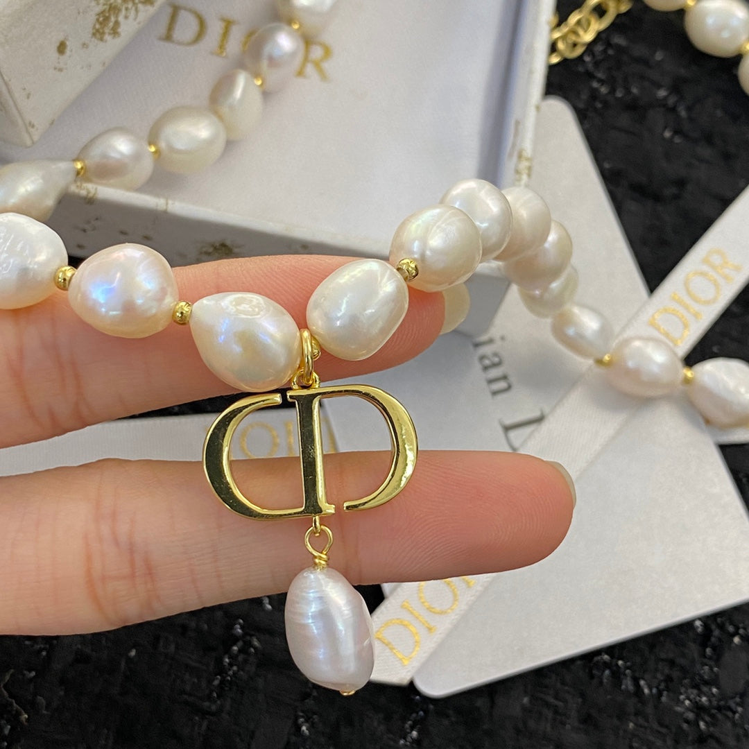 gold pearl Necklace for women - alternate angle view 9