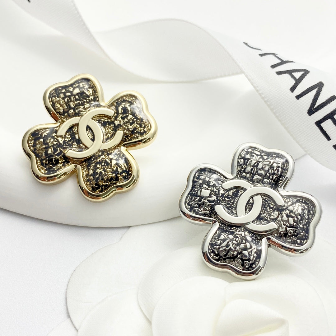 silver metal clover Brooch for women - alternate angle view 9