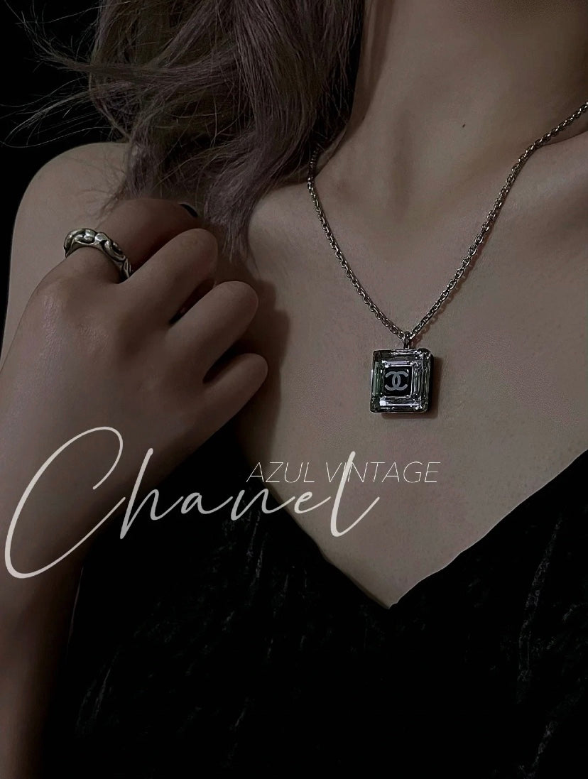 acrylic elegant Necklace for women - alternate angle view 9