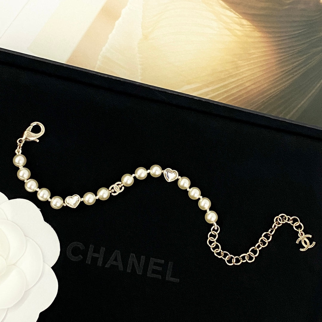 pearl heart Bracelet for women - alternate angle view 6