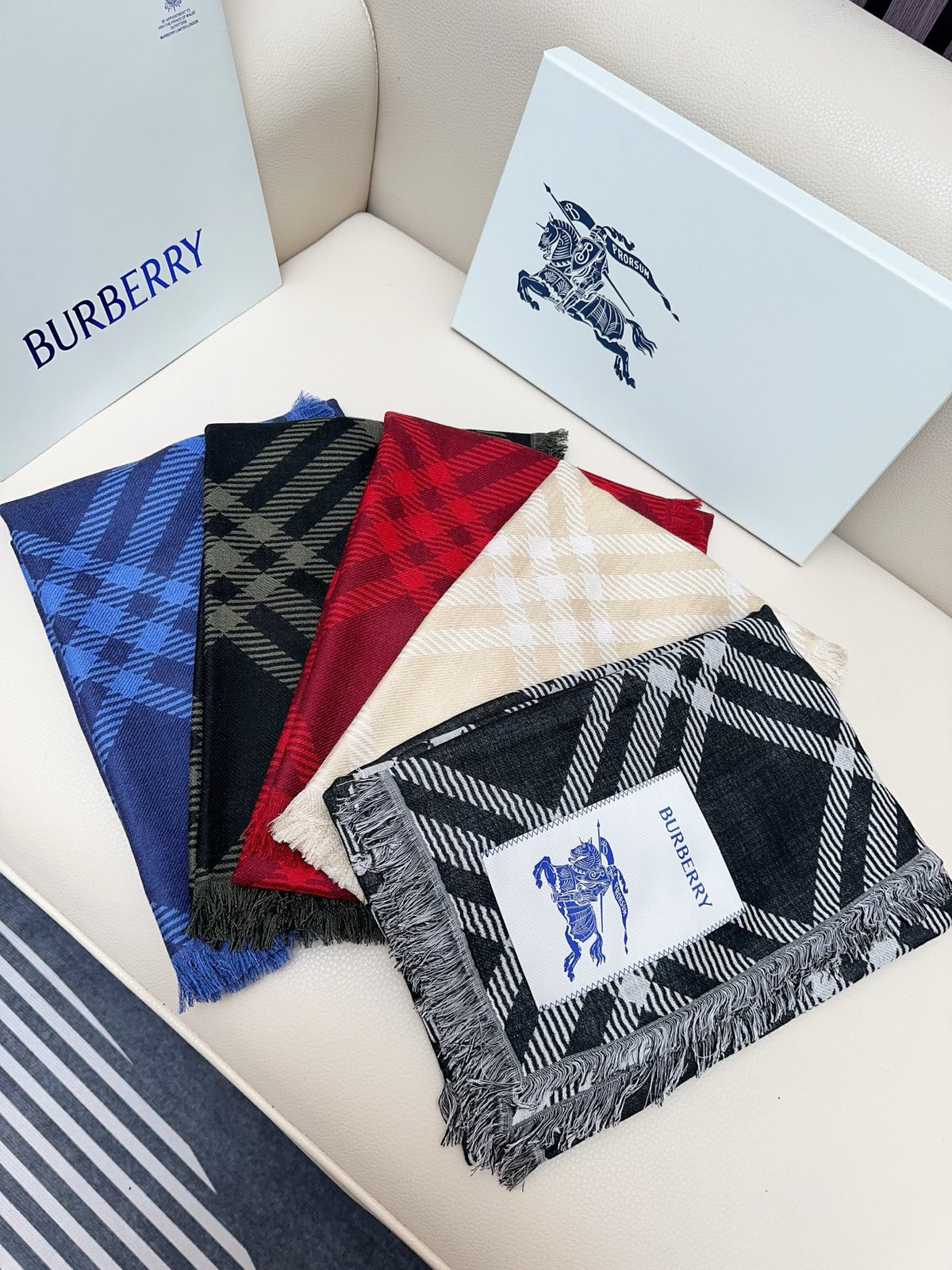 wool luxury Scarf for men - alternate angle view 9