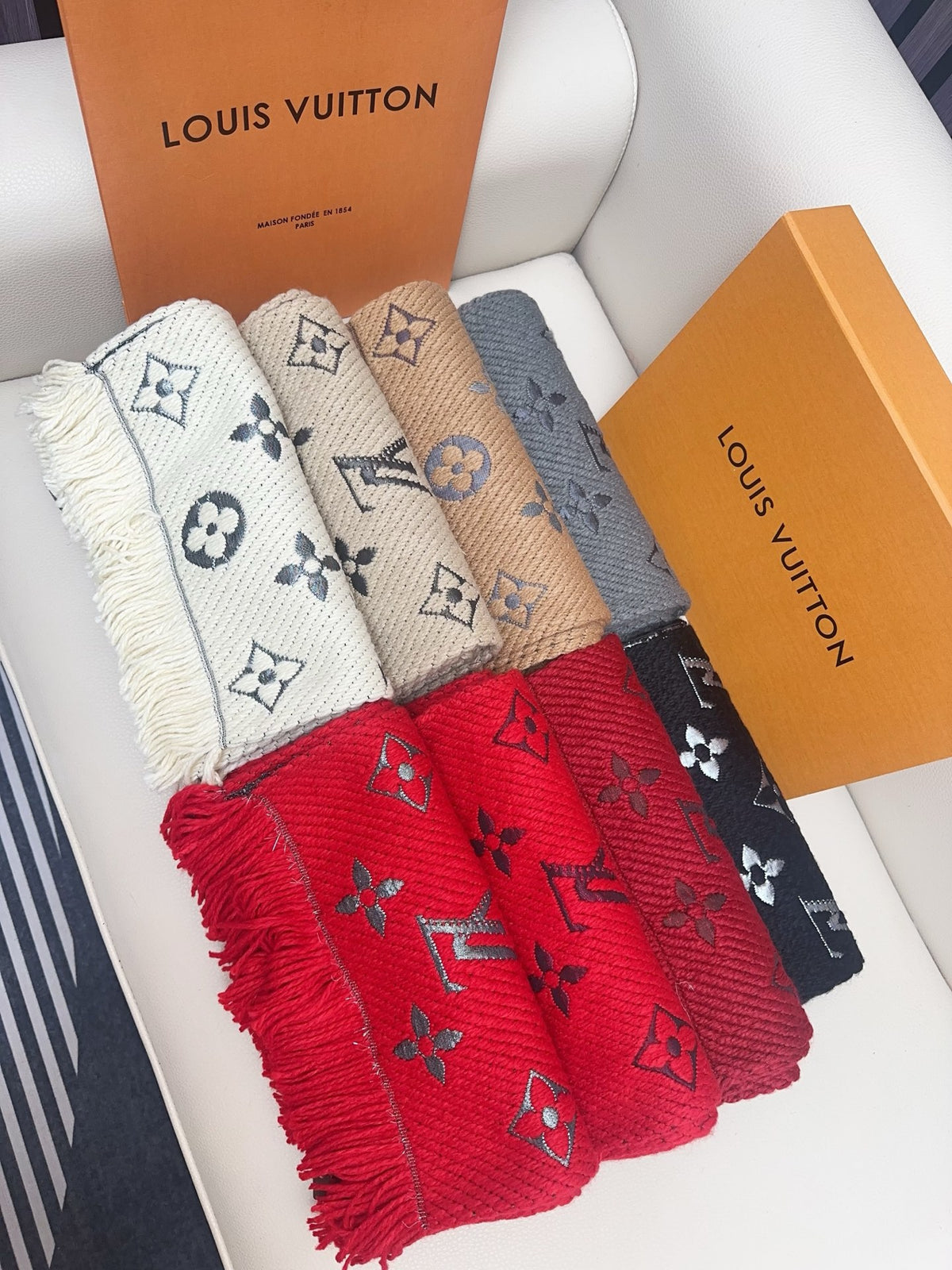 wool floral Scarf for women - alternate angle view 9