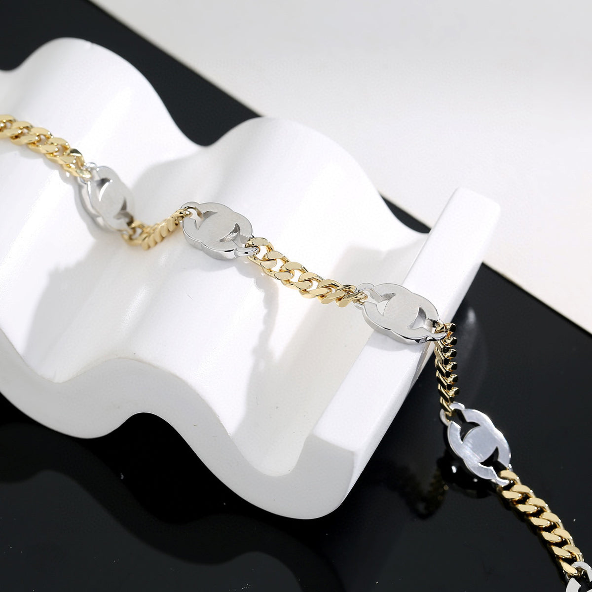 stylish Necklace for women - alternate angle view 8