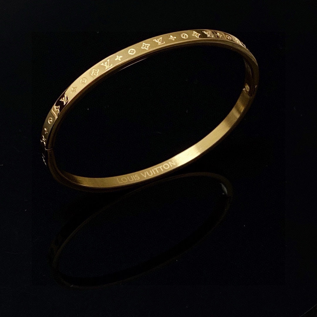 unisex Bangle for men - alternate angle view 9