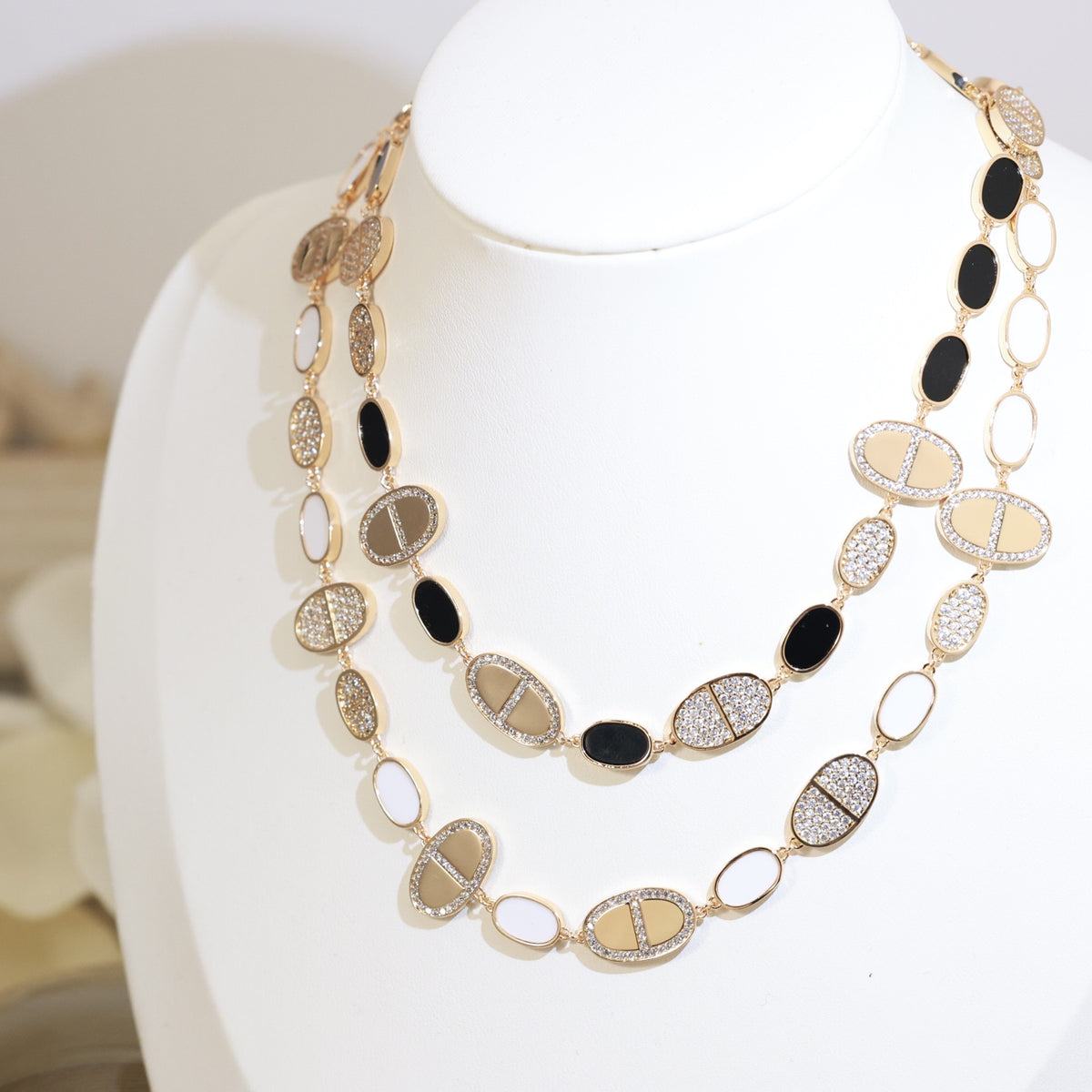 gold heart Necklace for women - alternate angle view 9