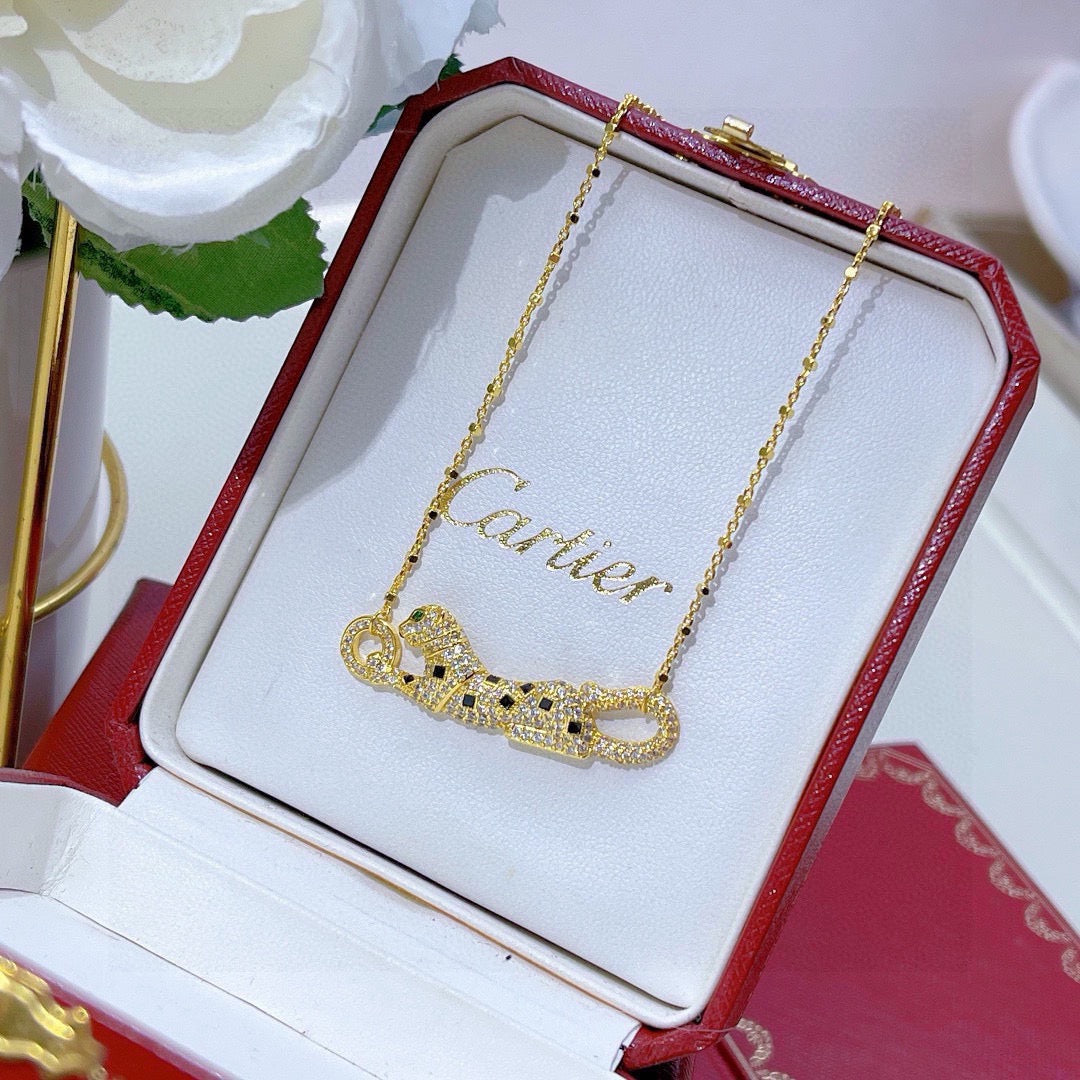green crystal luxury Necklace for women - alternate angle view 9