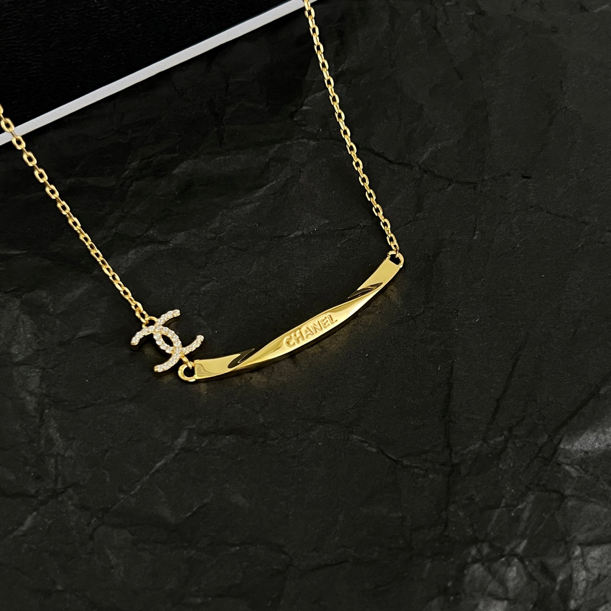 elegant Necklace for women - alternate angle view 8
