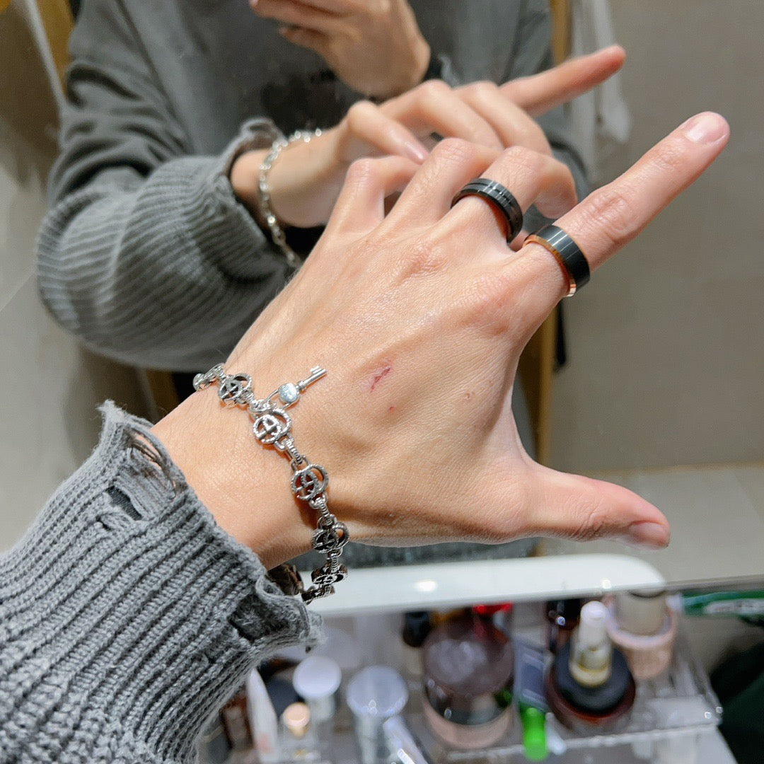 beige luxury Bracelet for men - alternate angle view 9