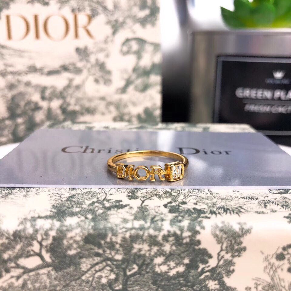 elegant Ring for women - product detail view