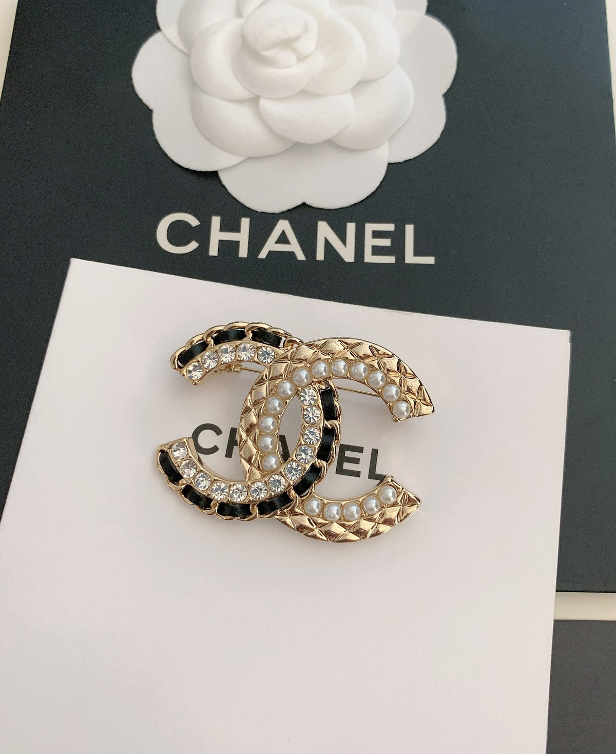black brass pearl Brooch for women - alternate angle view 3
