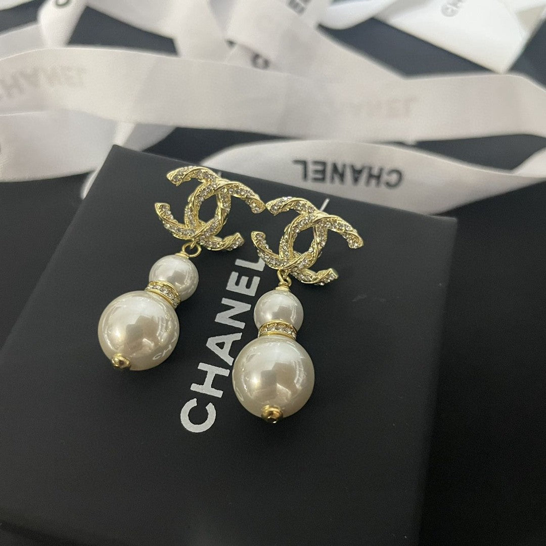 yellow sterling silver floral Stud Earrings for women - product detail view