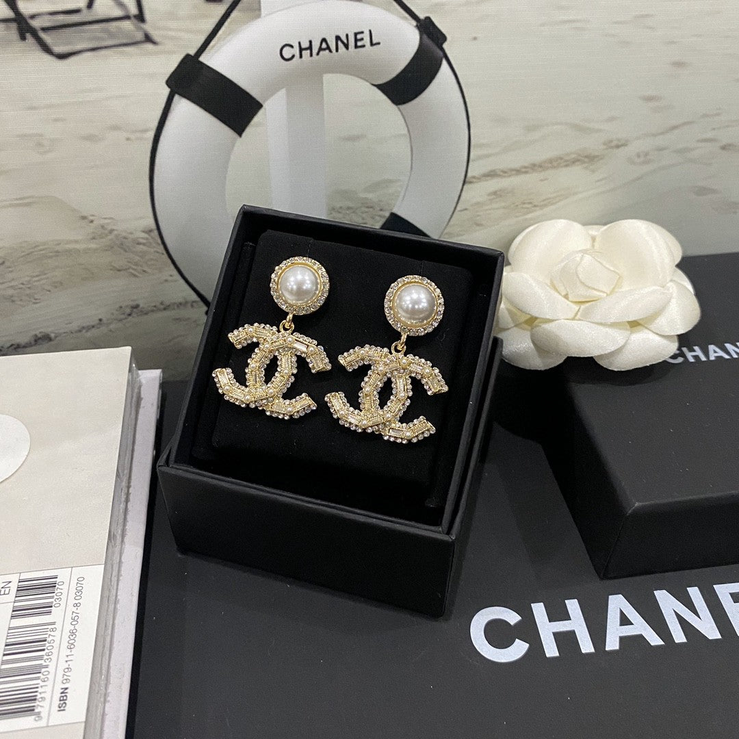 pearl floral Stud Earrings for women - product detail view