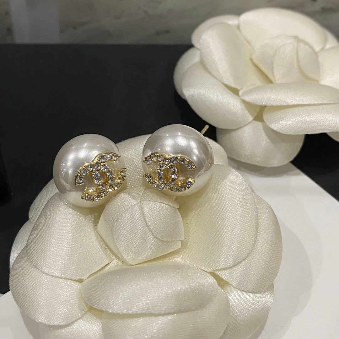 yellow sterling silver floral Stud Earrings for women - alternate angle view 3