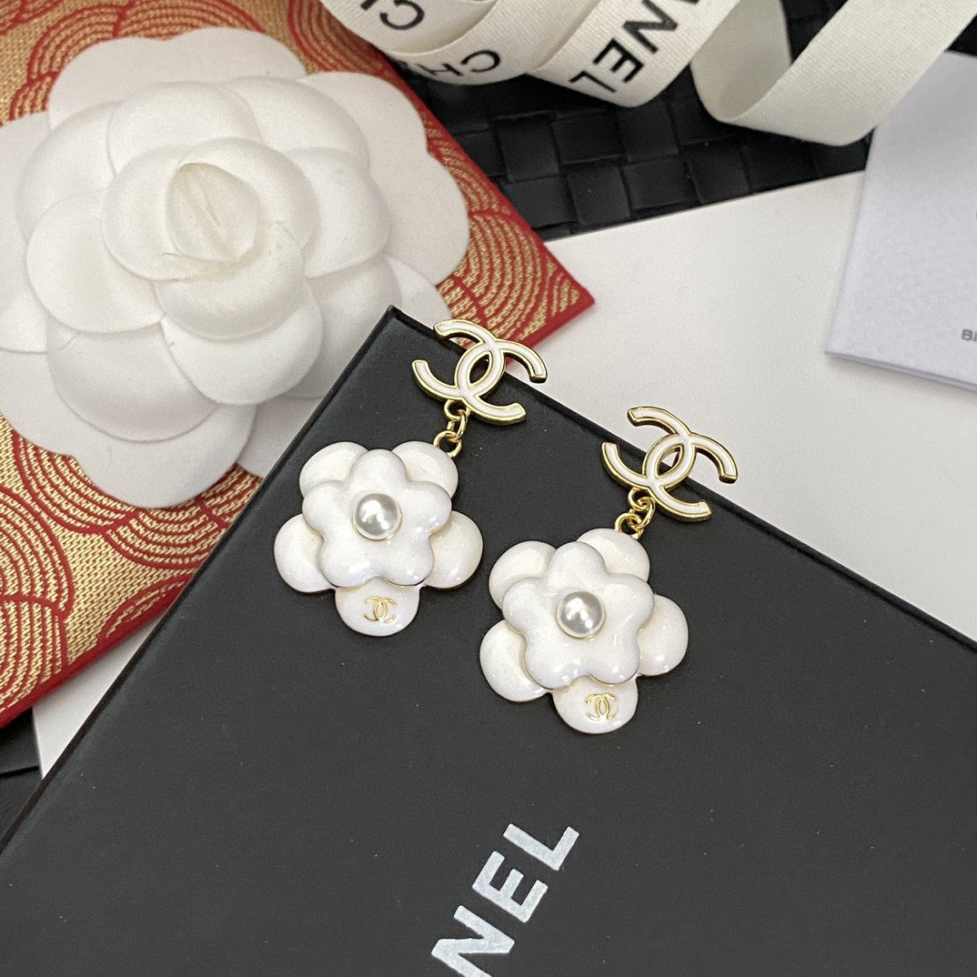 pearl floral Drop Earrings for women - product detail view