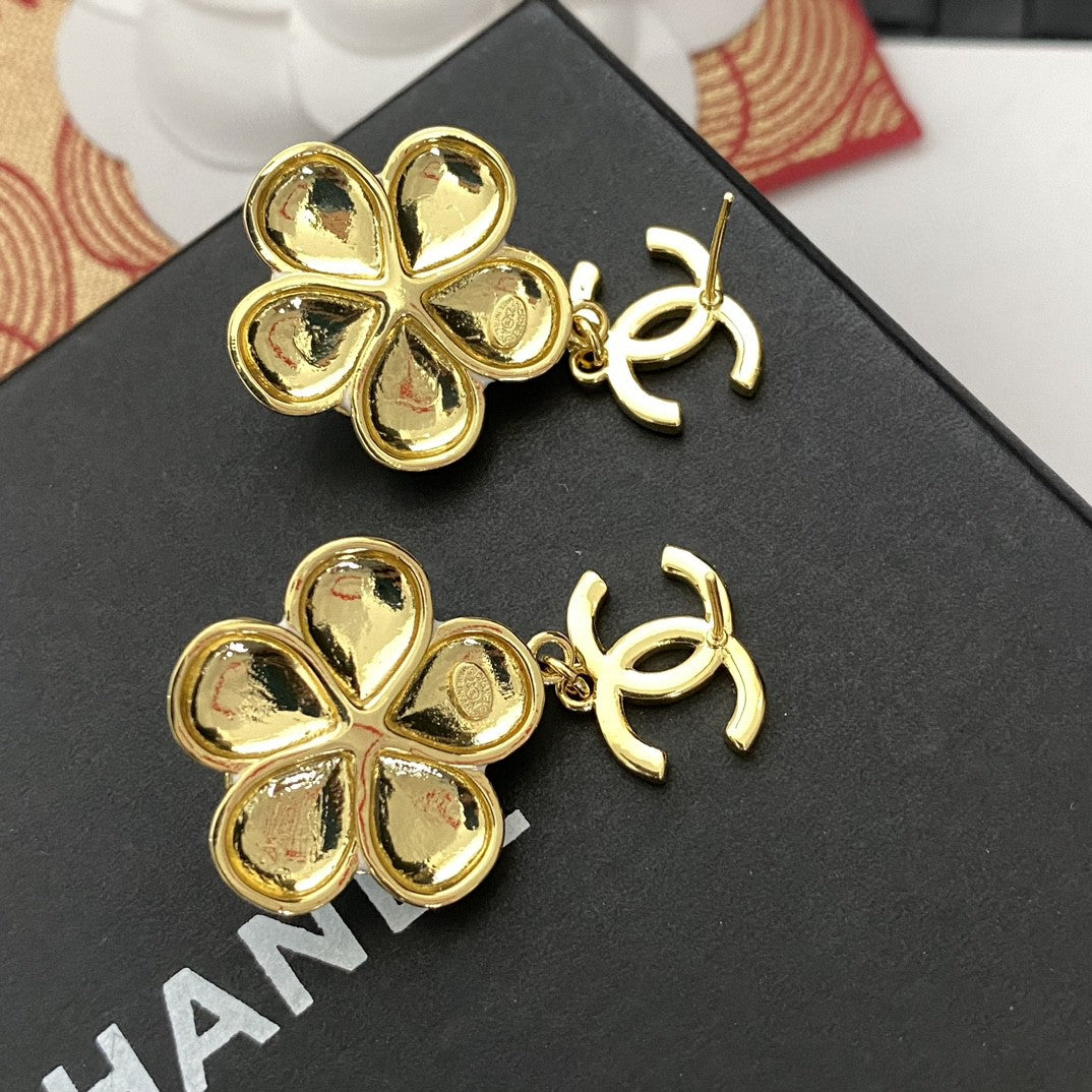 pearl floral Drop Earrings for women - alternate angle view 5