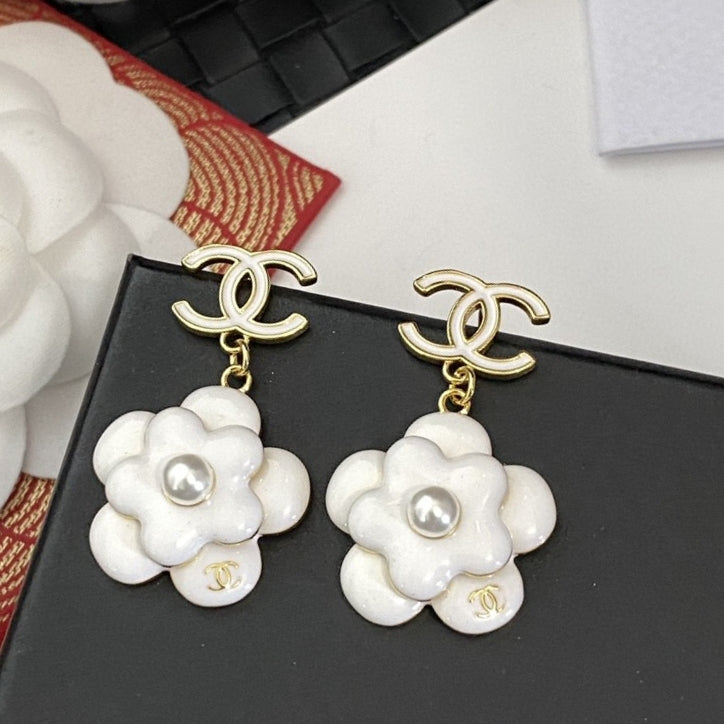 pearl floral Drop Earrings for women - alternate angle view 4