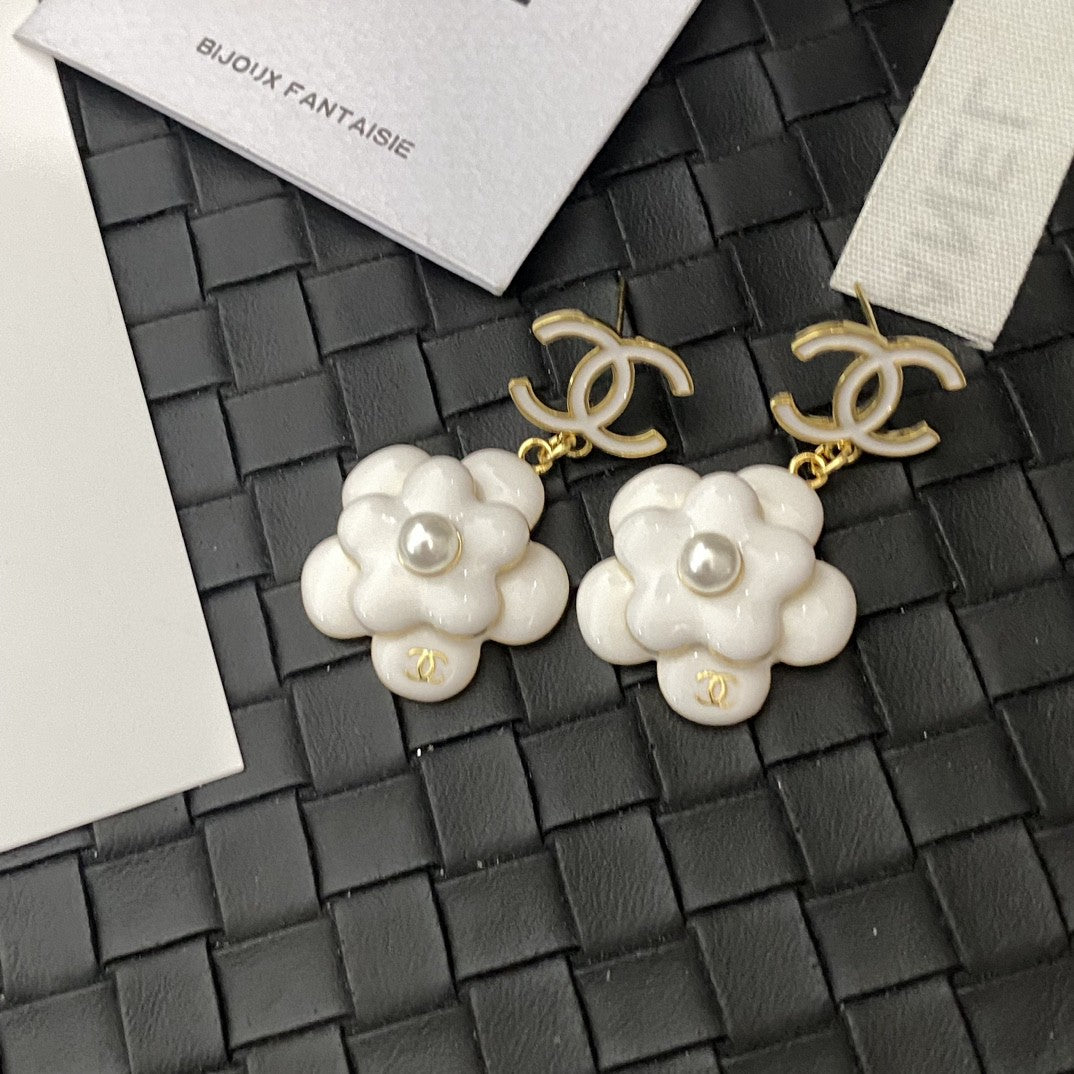 pearl floral Drop Earrings for women - alternate angle view 9
