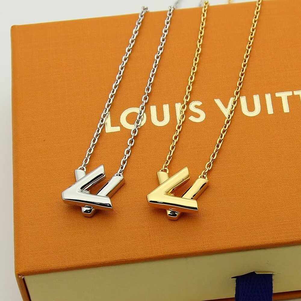gold metal chain Necklace for women - alternate angle view 3