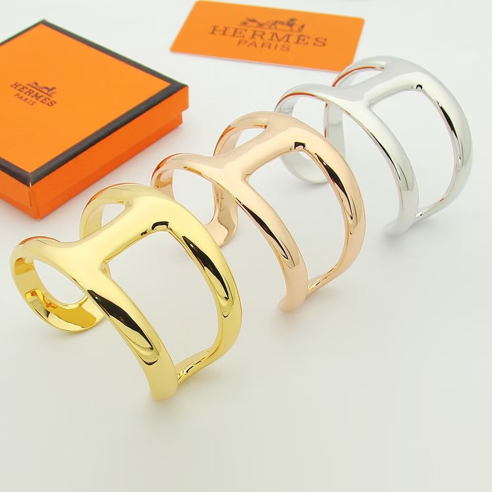 gold fresh Bangle for women - alternate angle view 4