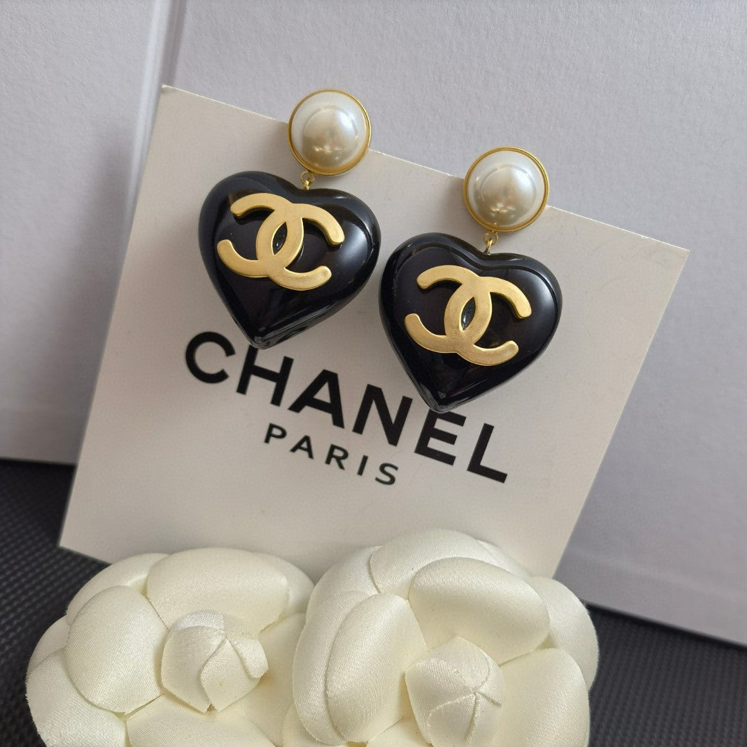 pearl heart Drop Earrings for women - alternate angle view 8