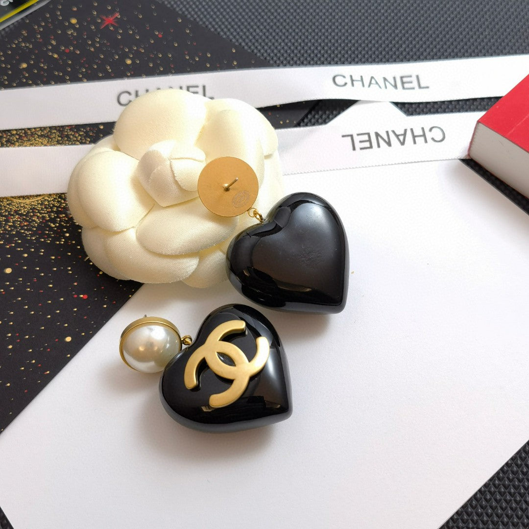 pearl heart Drop Earrings for women - alternate angle view 5