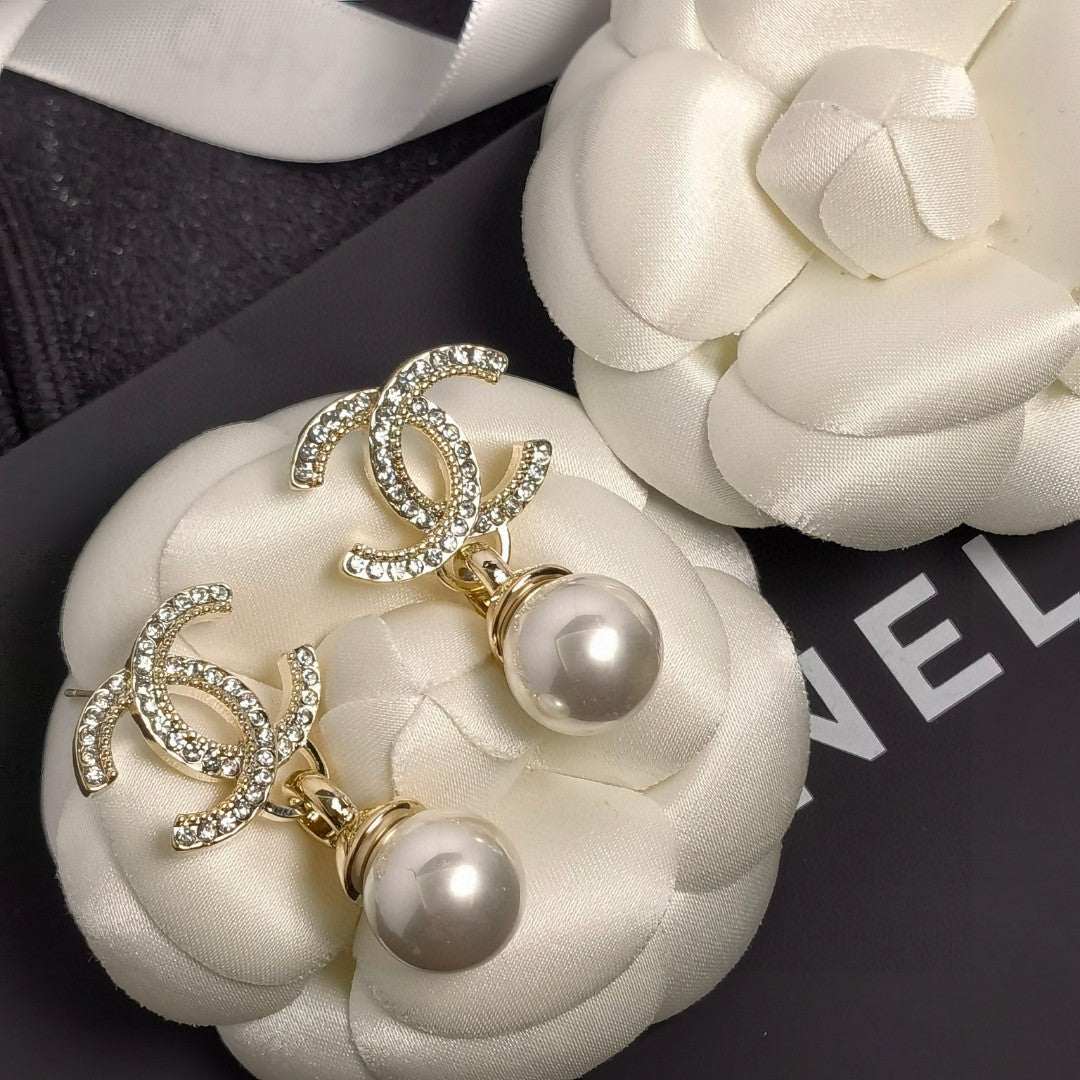 pearl letter Drop Earrings for women - alternate angle view 4