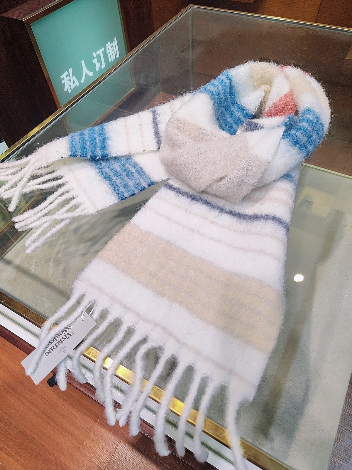 minimalist Scarf for women - alternate angle view 4