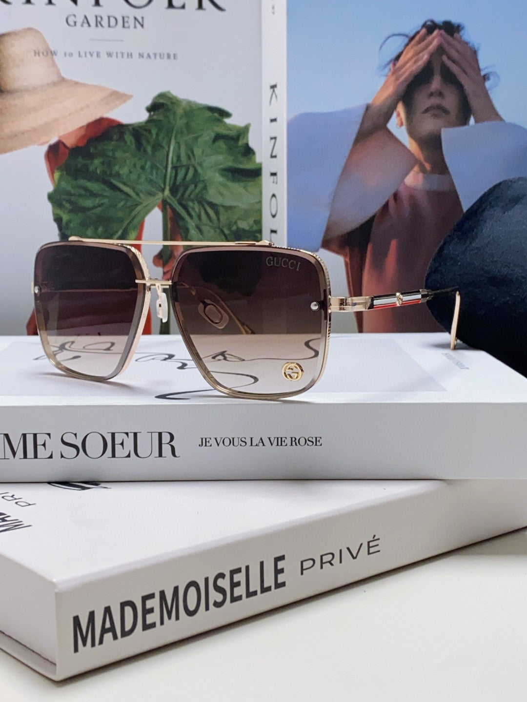 gold metal sun Sunglasses for men - product detail view