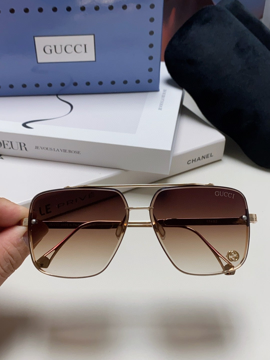 gold metal sun Sunglasses for men - alternate angle view 4