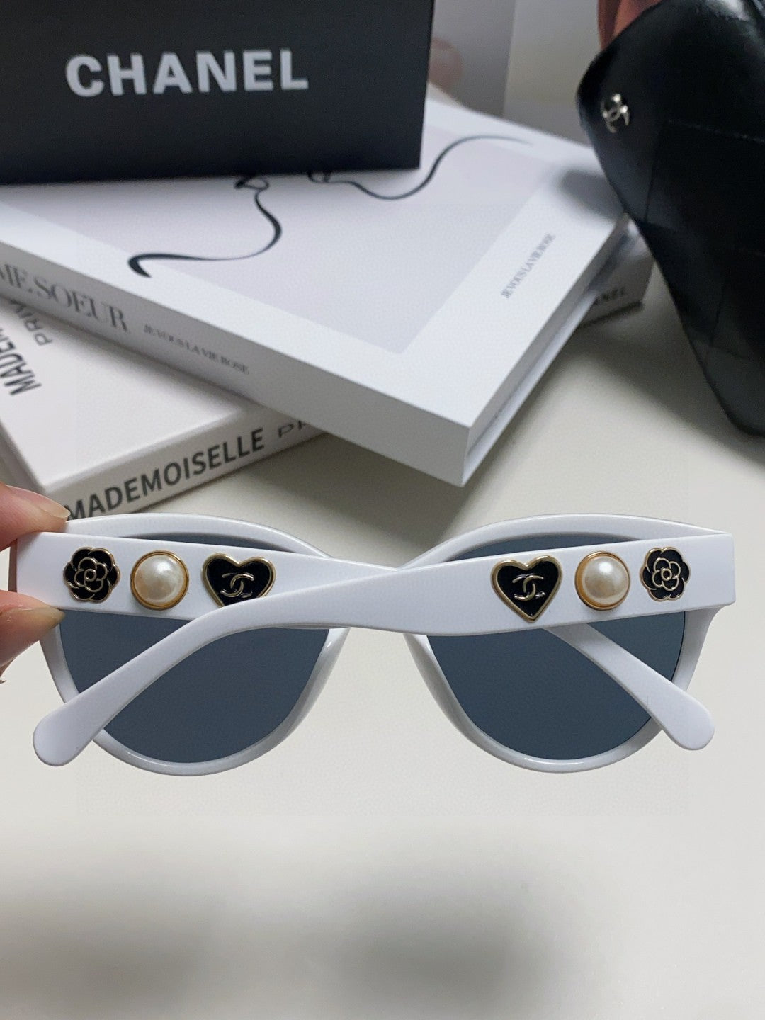 purple pearl heart Sunglasses for women - alternate angle view 5