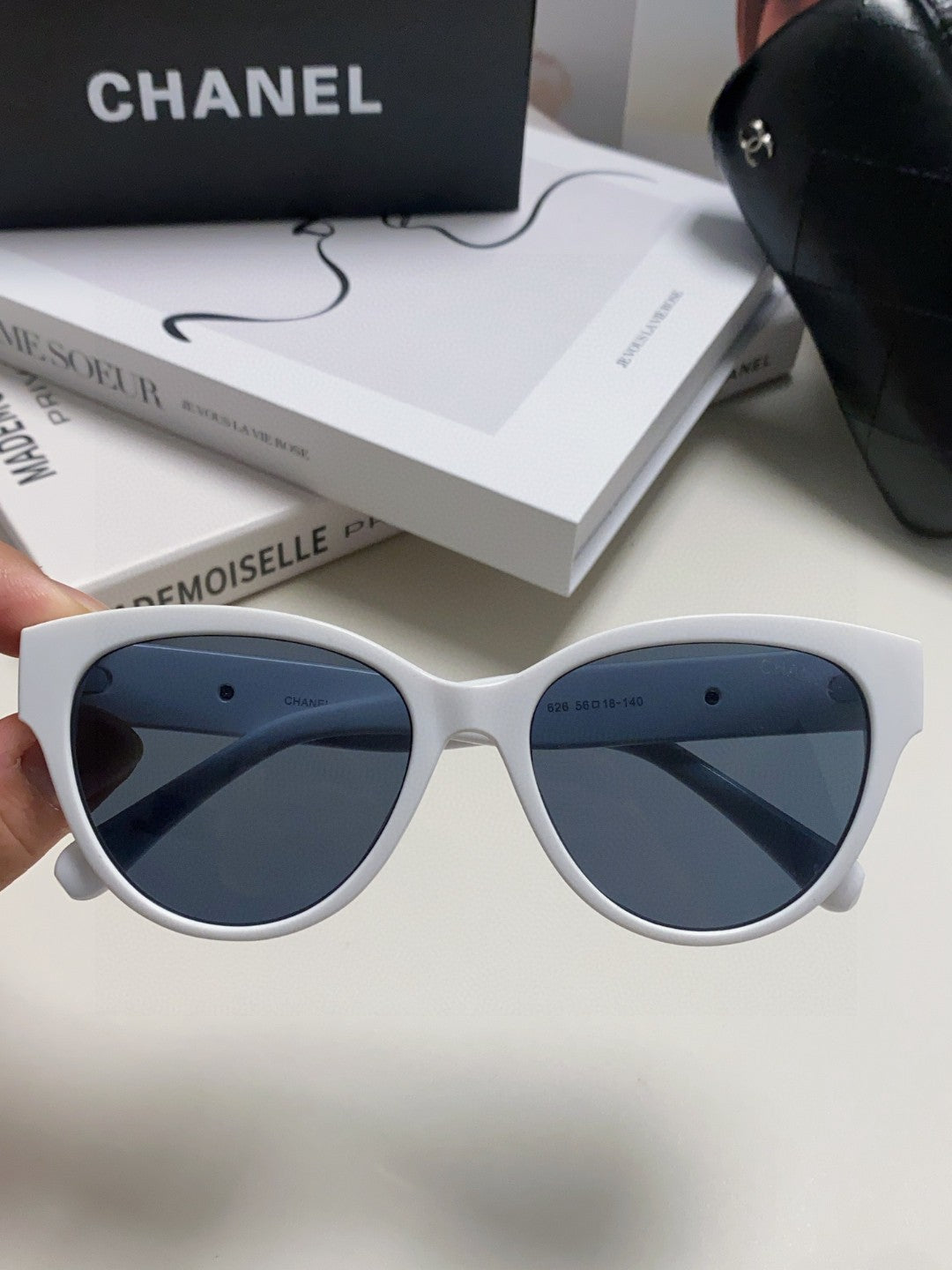 purple pearl heart Sunglasses for women - alternate angle view 4