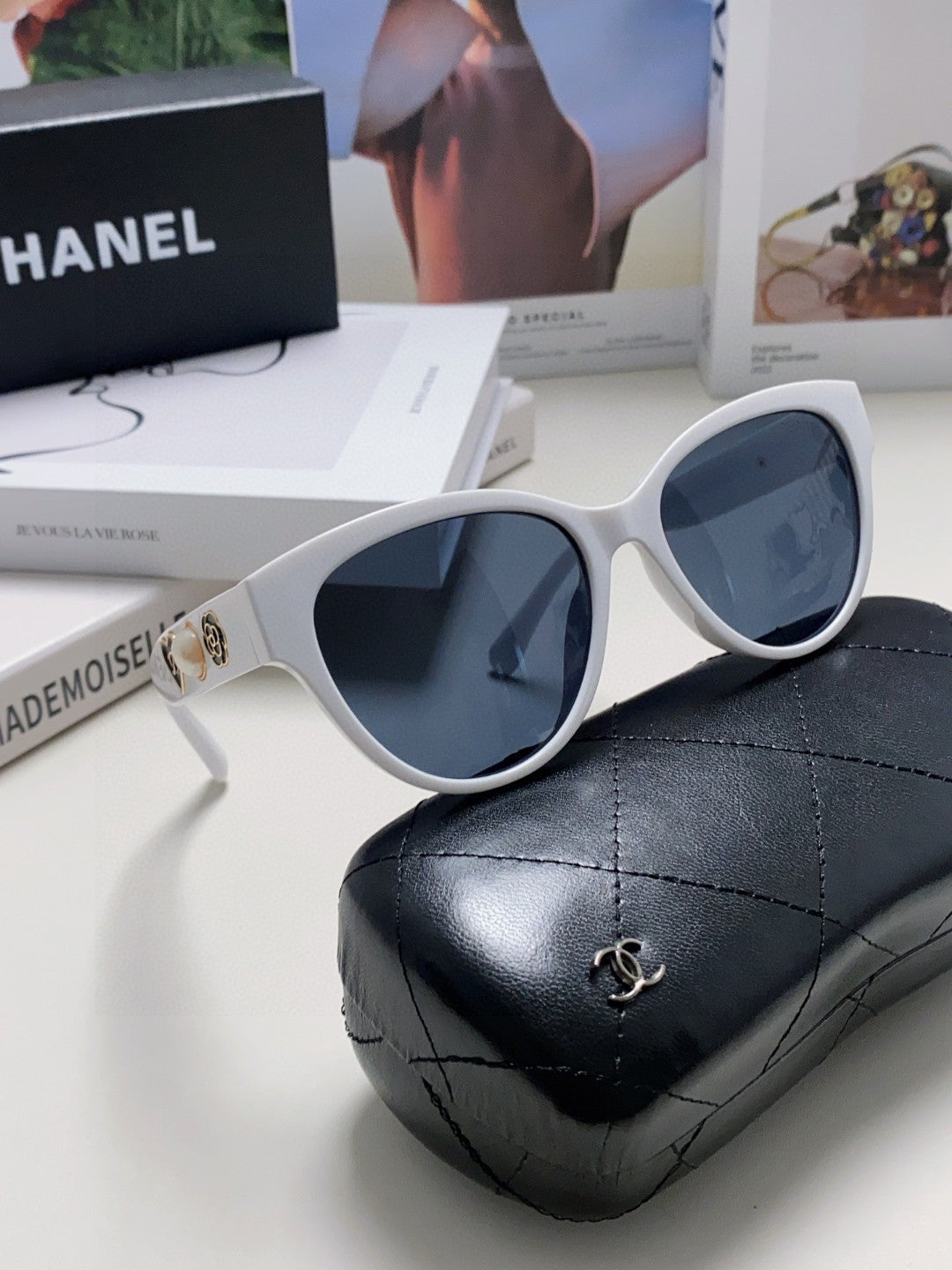 purple pearl heart Sunglasses for women - alternate angle view 8