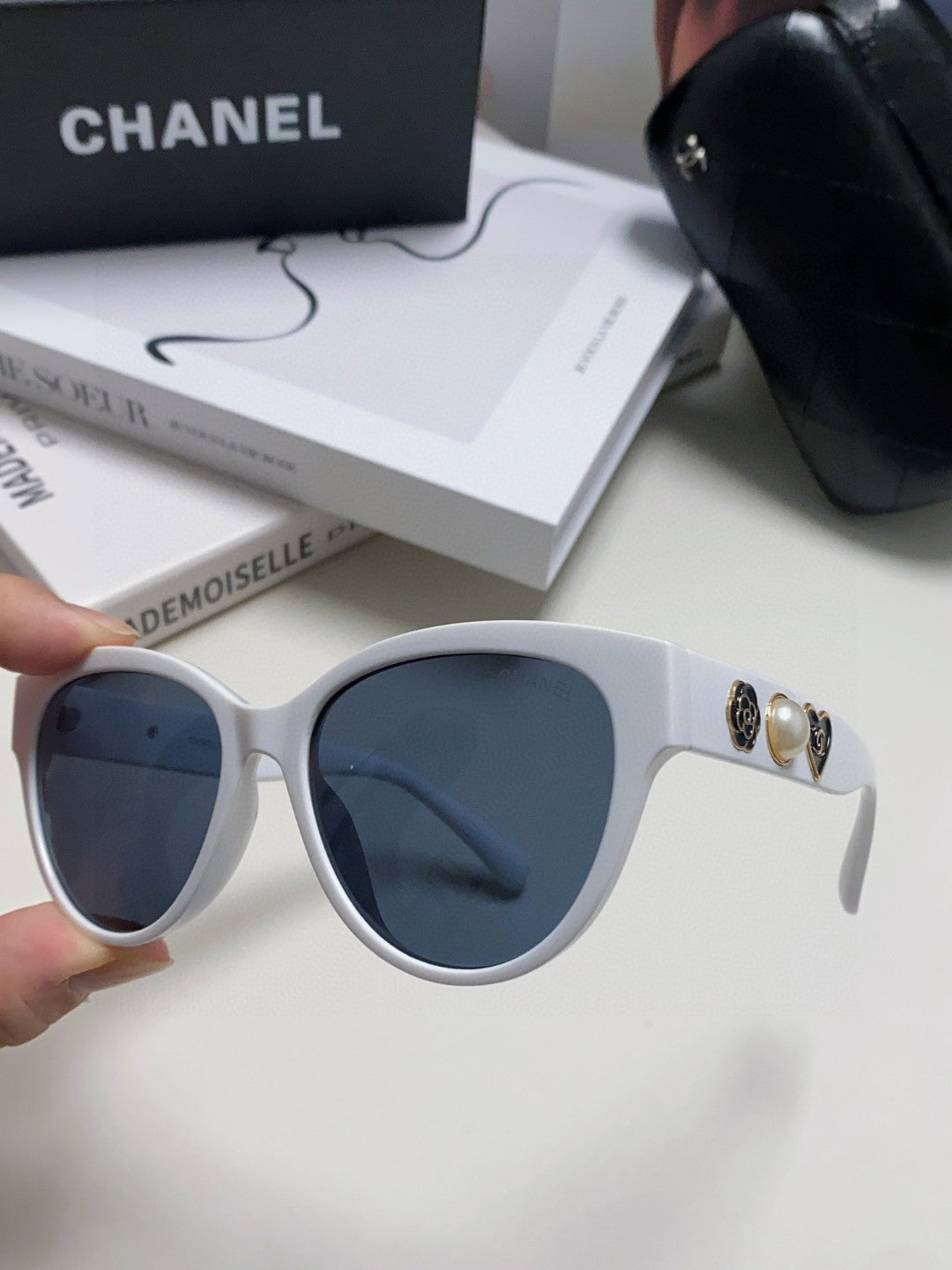 purple pearl heart Sunglasses for women - alternate angle view 6