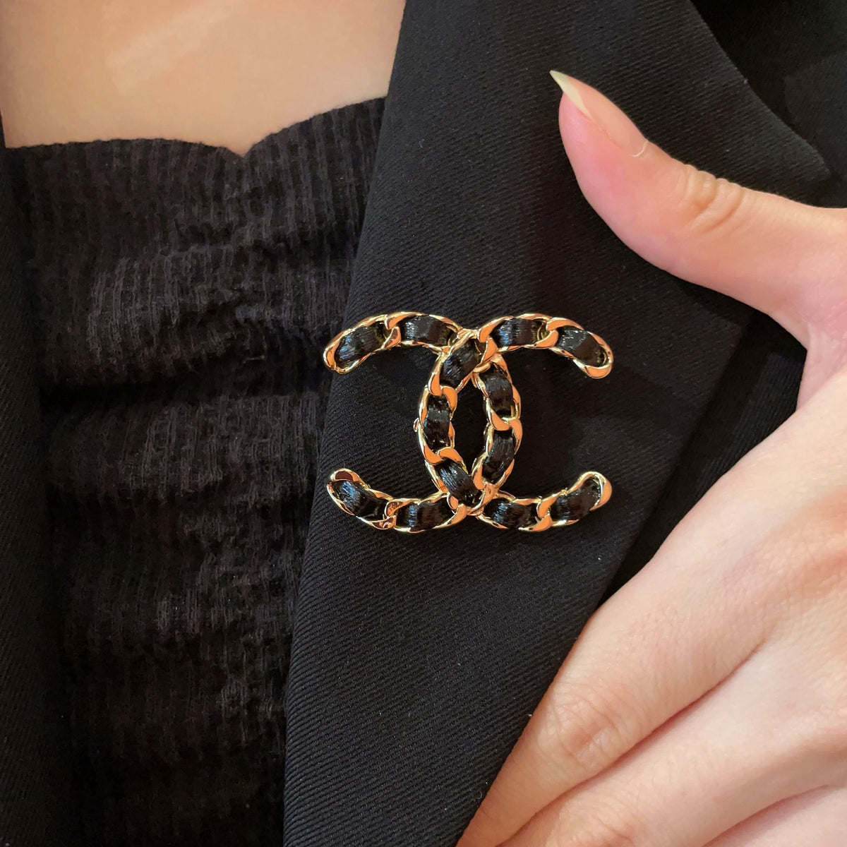 Suit for men and women - product detail view