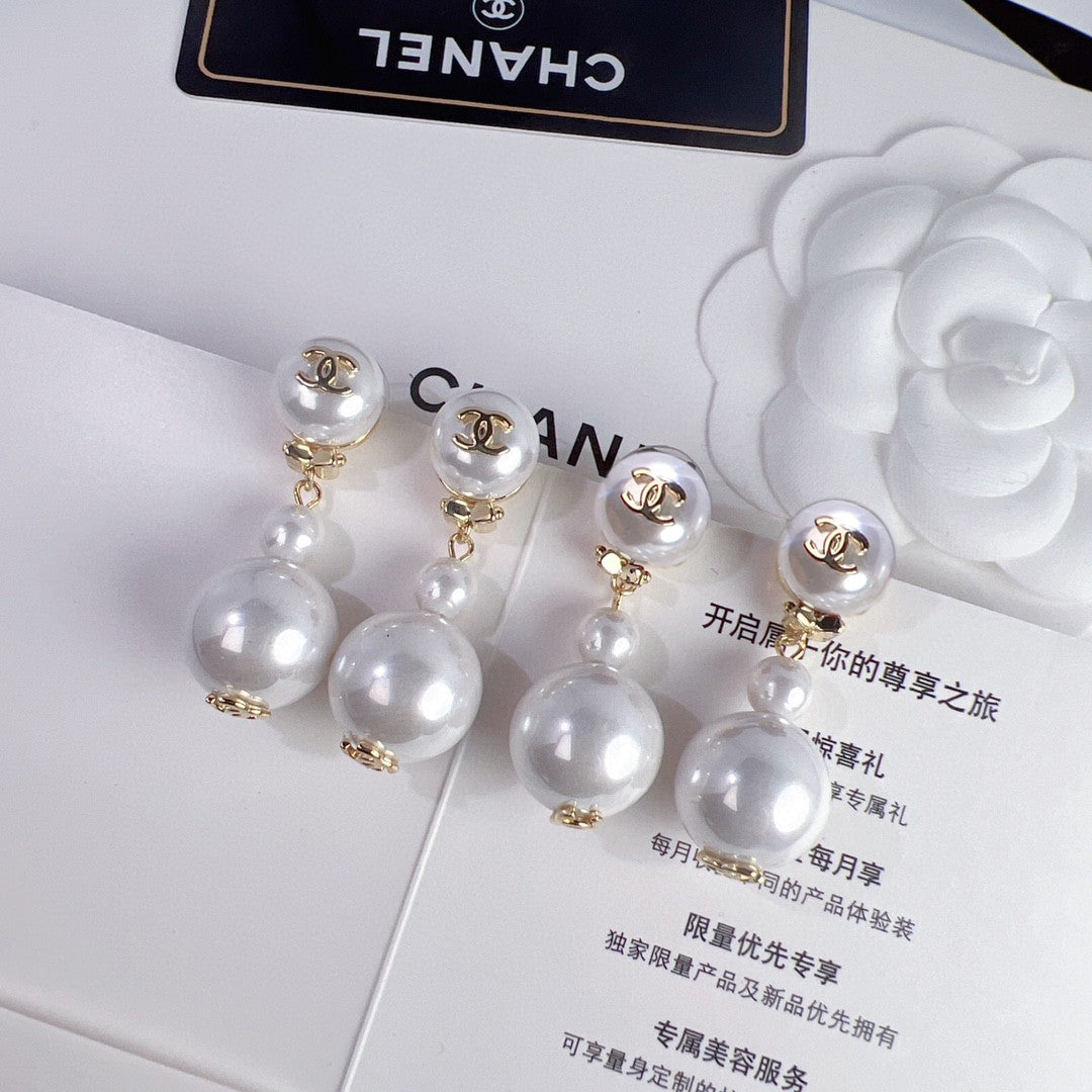 pearl letter Drop Earrings for women - alternate angle view 4
