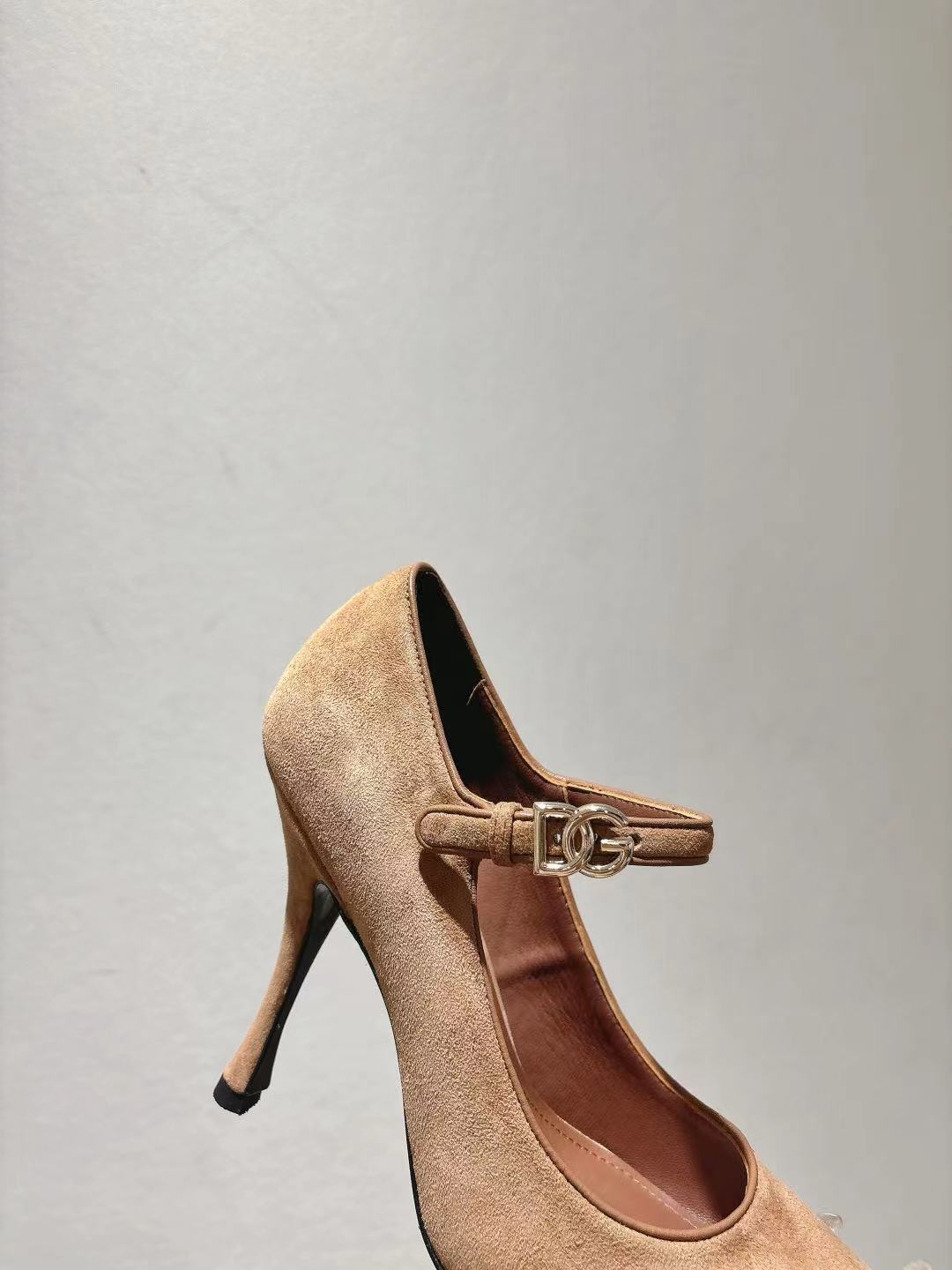 Dolce & Gabbana DG Women's Pointed-Toe Leather Heels