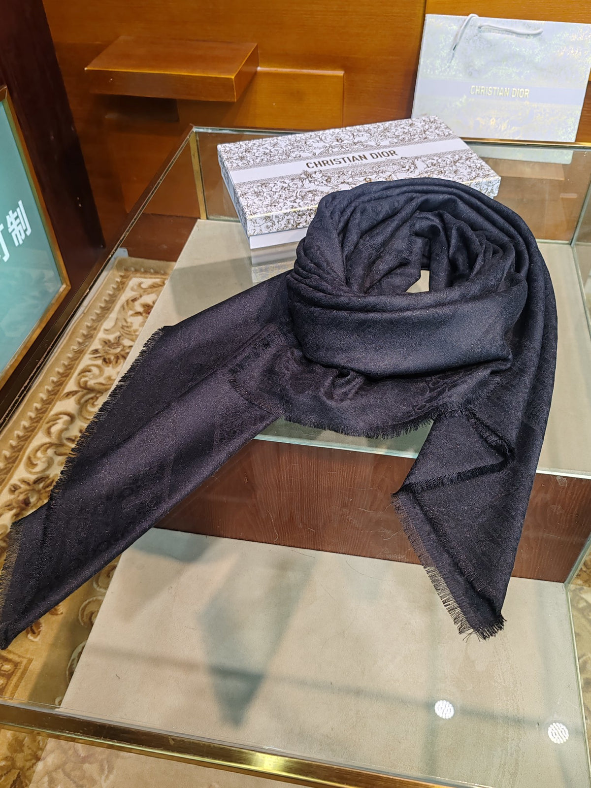 silver metal floral Shawl for women - alternate angle view 5