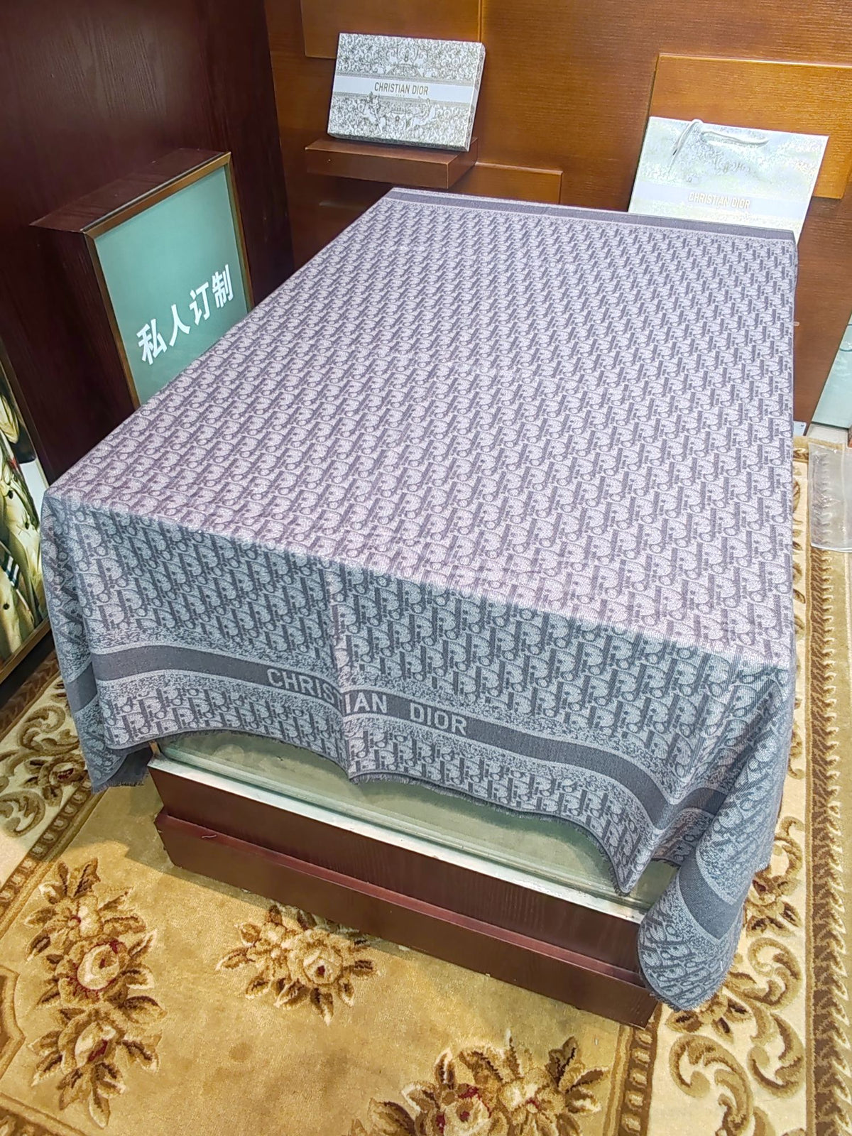 silver metal floral Shawl for women - alternate angle view 5